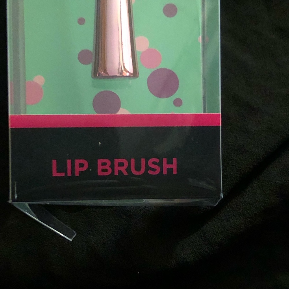 Lip Brush - Picture 2 of 6